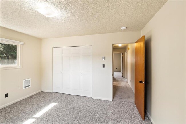 Building Photo - 172 Holt Drive (JS-XXX)