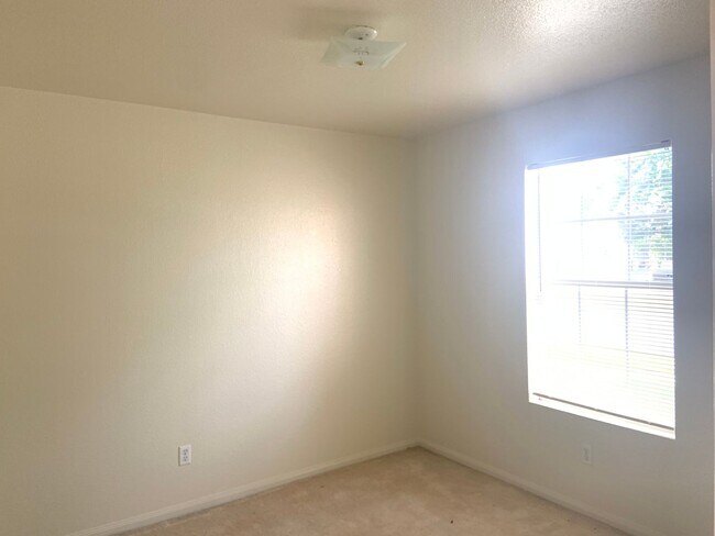 Foto del edificio - 3301 Neel Ct