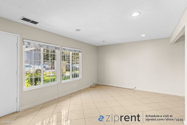 Building Photo - 308 El Rancho Verde Dr