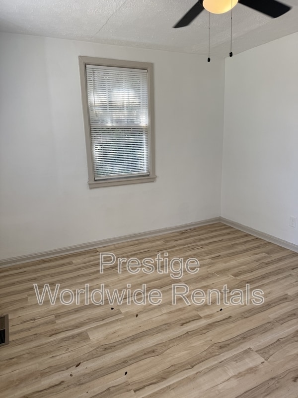 Building Photo - 155 Munson Dr