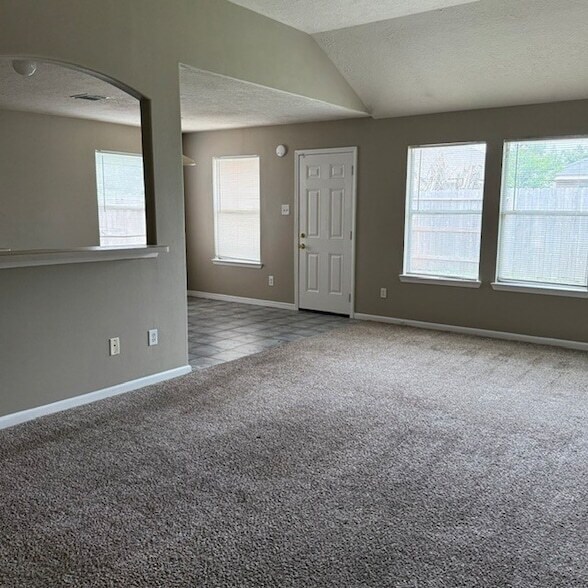 Foto del edificio - 19322 River Bottom Rd