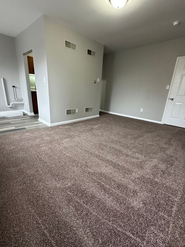 Building Photo - 363 Locust St