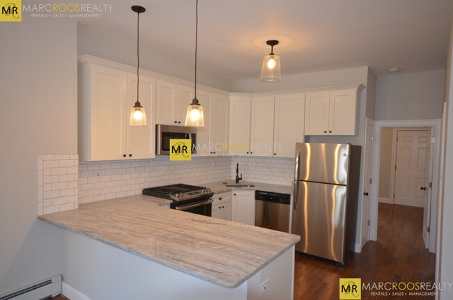 Building Photo - 12 Chelsea St