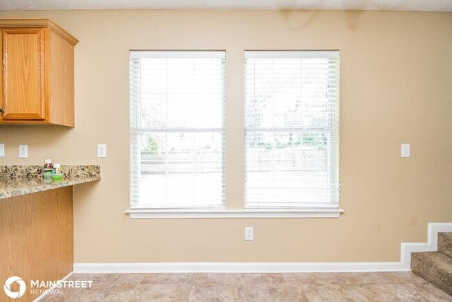 Building Photo - 880 Lavergne Ln, La Vergne, TN 37086