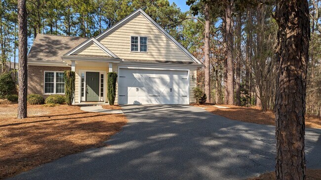 Building Photo - 501 Longwood Pl