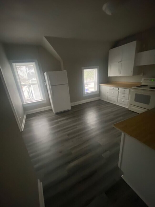 Foto del edificio - 829 W Franklin St