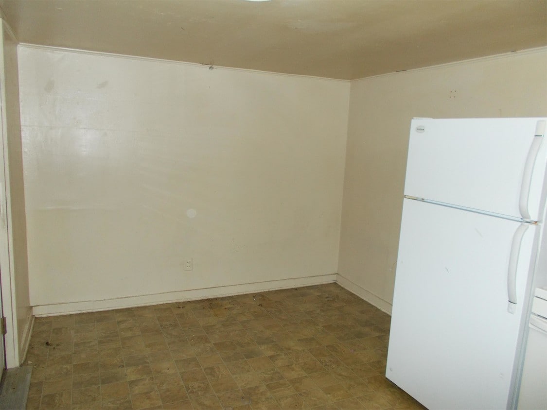 Building Photo - 4870 US-30