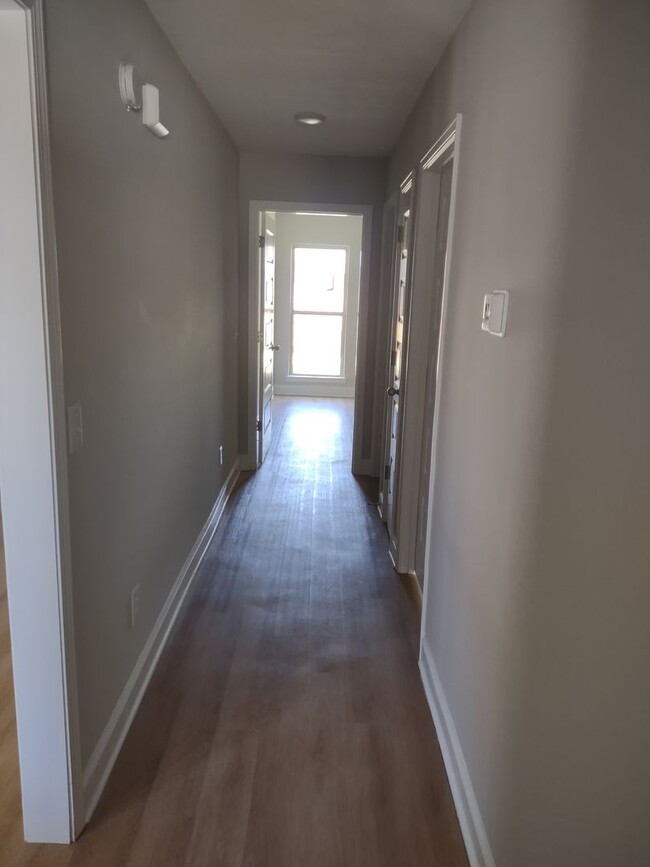 Building Photo - ****JUST REDUCED PLUS ½ OFF 1ST MONTHS REN...