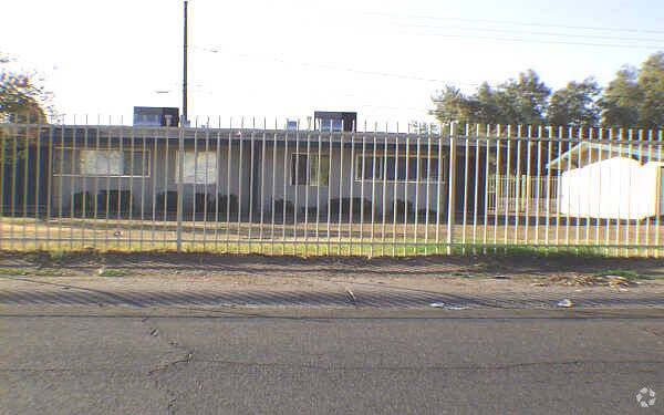 Primary Photo - Indian Palms Apartments