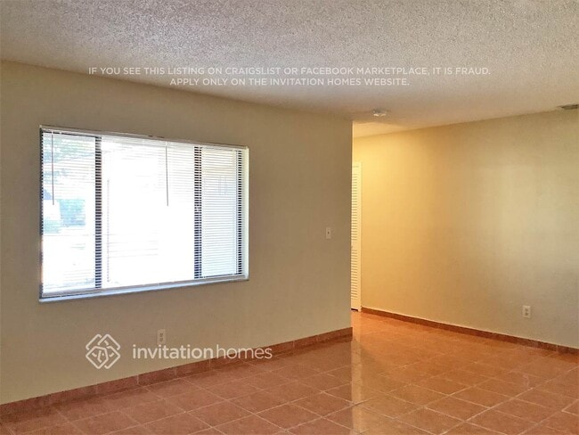 Foto del edificio - 814 Centerwood Ct