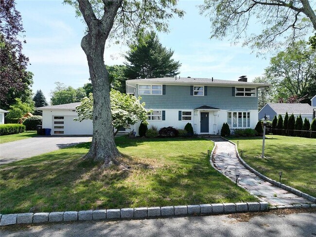 Building Photo - 306 Spring Green Rd