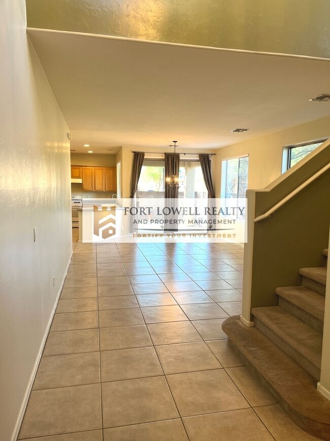 Building Photo - 3/2.5 2 car garage/washer/dryer/private yard