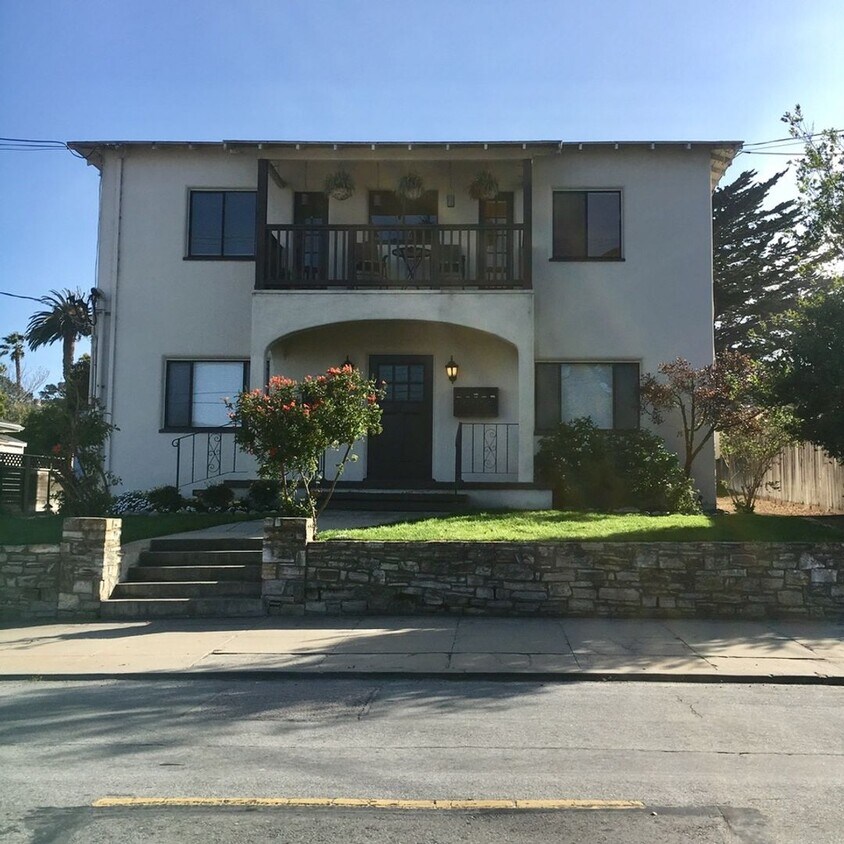 Ca Uez 173 El Dorado St Unit 04, Monterey, CA 93940 - Room for Rent in ...