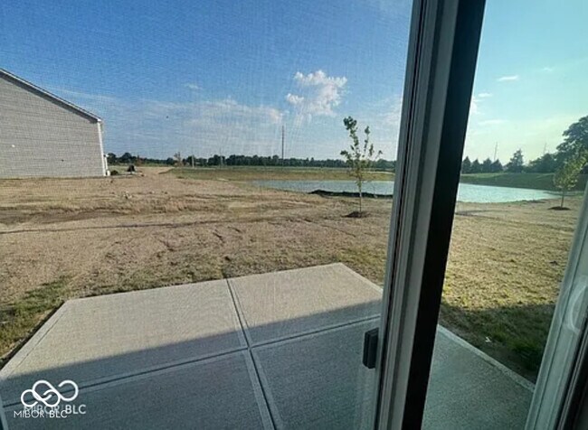 Foto del edificio - 10201 Meadow Path Ln