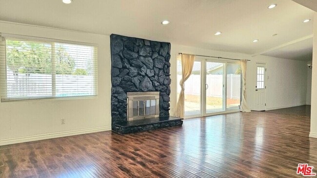 Foto del edificio - 20811 Tiara St