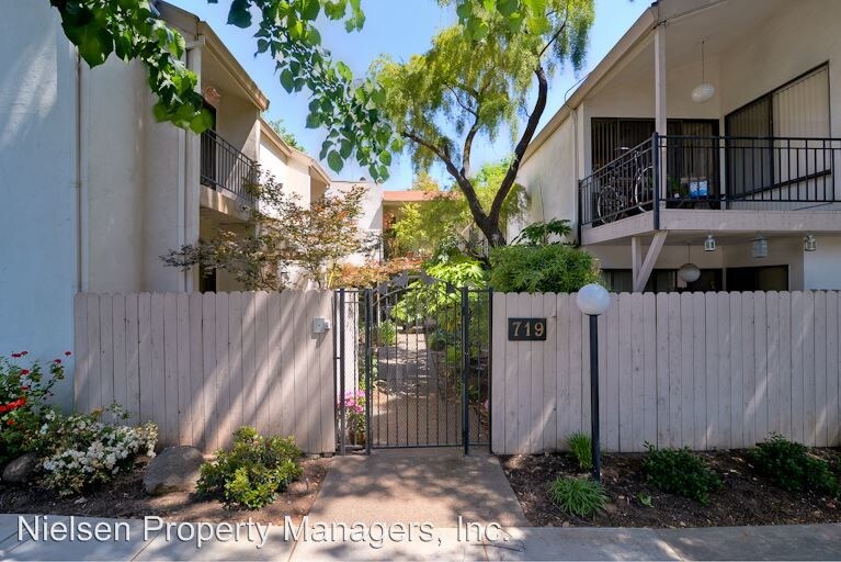 Foto principal - 719 27th St
