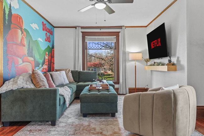 Building Photo - 924 Capital St