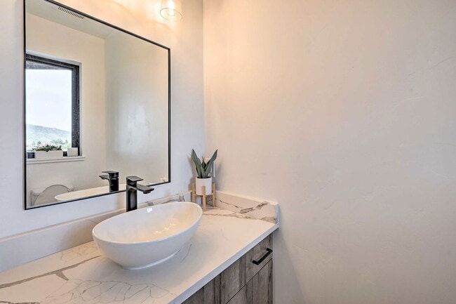 Building Photo - 30610 Boot Ct