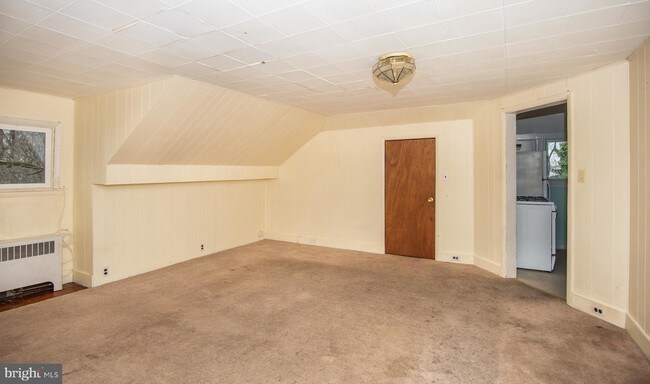 Building Photo - 517 S Fairview St