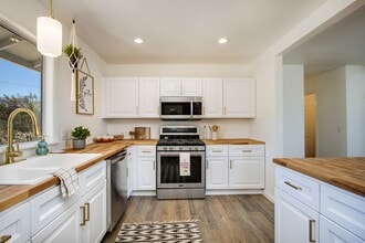 Building Photo - 61737 Alta Mura Dr