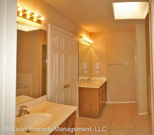 Building Photo - 3 br, 3 bath House - 3310 Wedgwood