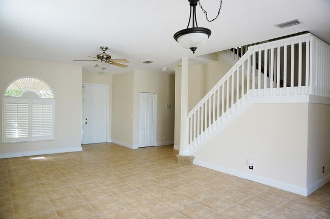 Building Photo - 139 Canterbury Pl