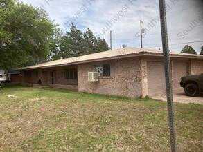 Building Photo - 141 Texas Dr