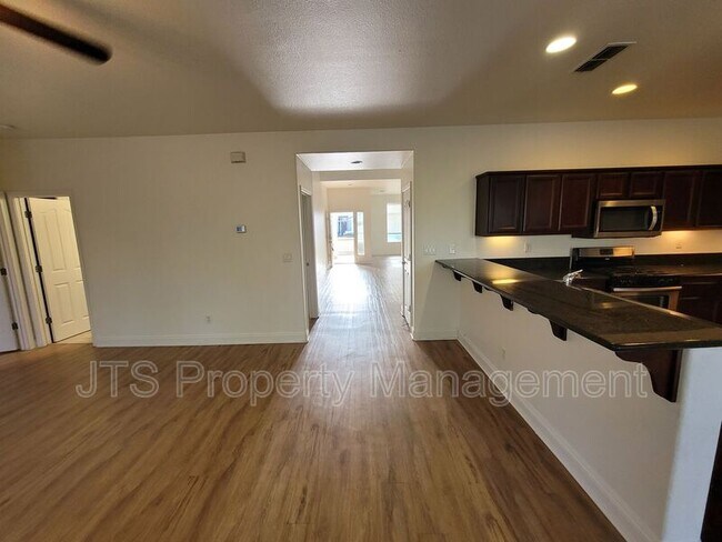 Foto del edificio - 11785 Rose Wind Ct