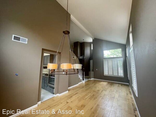 Foto del edificio - 5 br, 3 bath House - 353 Squirrel Ridge Way