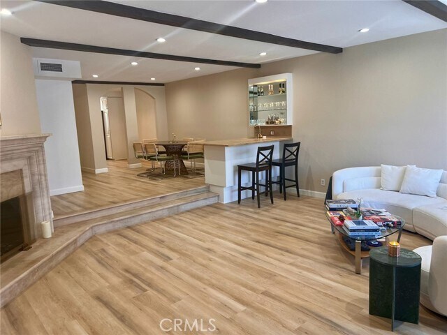 Foto del edificio - 5346 Zelzah Ave