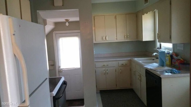 Foto del edificio - 9006 Memphis Villas Blvd