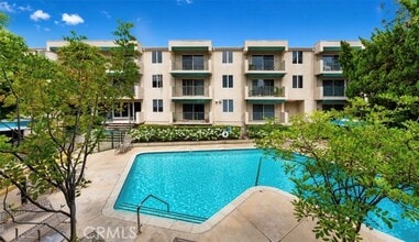 Building Photo - 4501 Cedros Ave