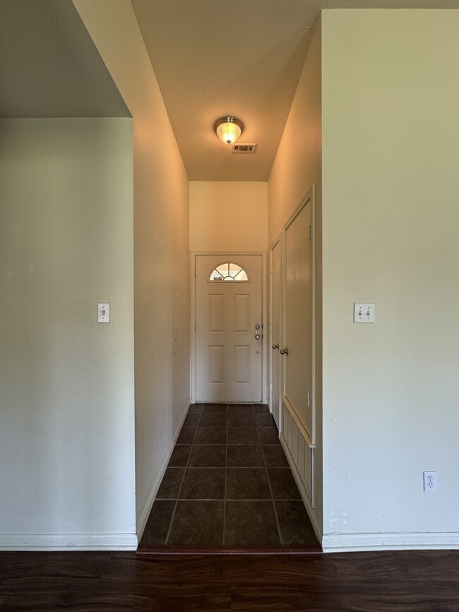 Building Photo - 3016 Bellmont
