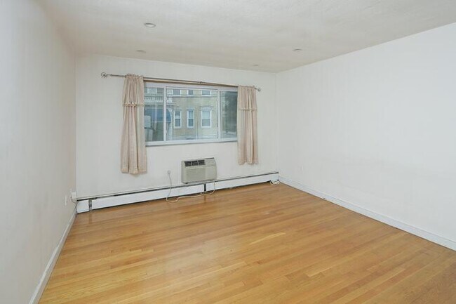 Foto del edificio - 34 Gardner St