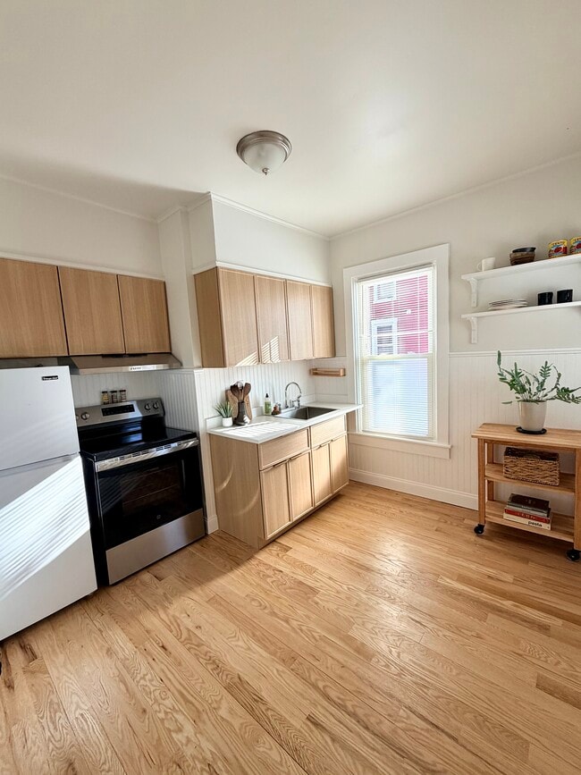 Building Photo - 11 Spring St