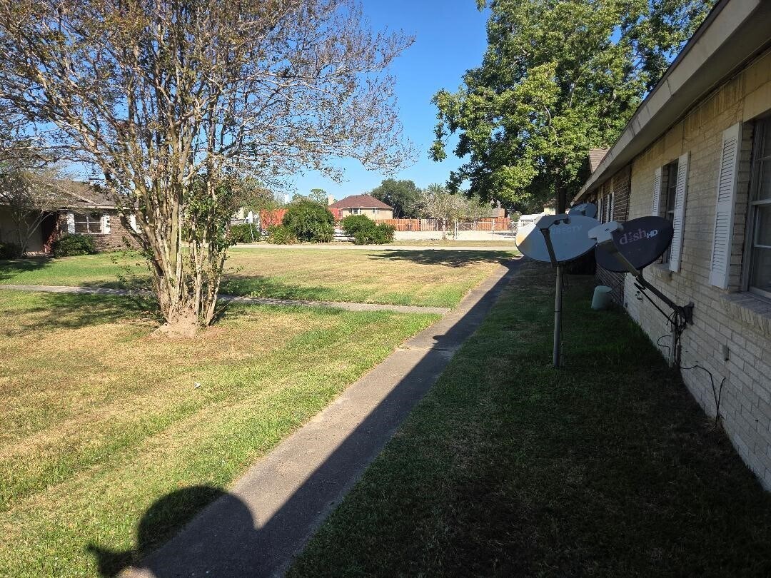 Foto principal - 2000 Bahama Dr