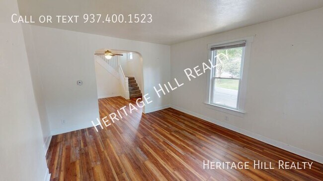 Building Photo - Updated 2 bedroom, 1 bath duplex in West K...