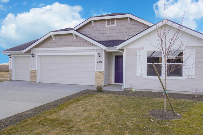 Building Photo - 2814 N Cherry Grove Way