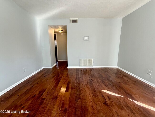 Foto del edificio - 3107 Melody Acres Ln