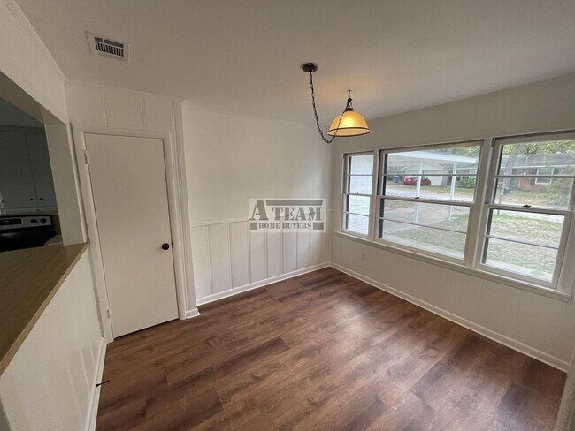 Foto del edificio - Newly updated 3 Bedroom 2 Bath located in ...