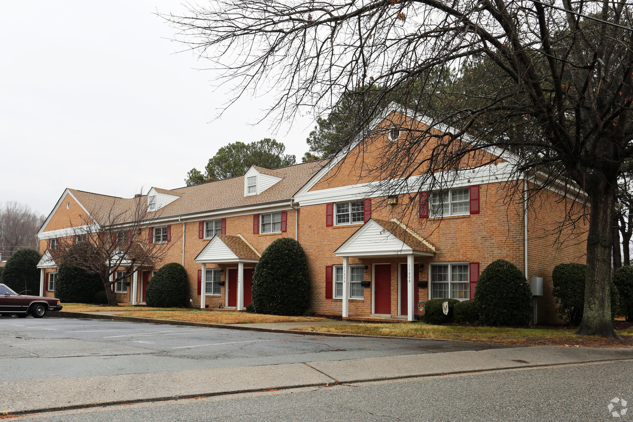 Foto principal - Julia Ann Townhomes