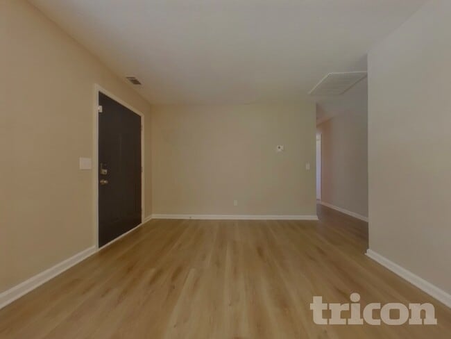 Building Photo - 325 Cinda Leigh Dr