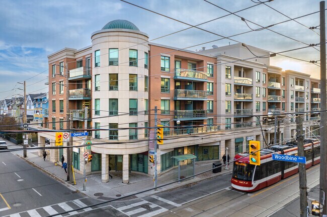 Photo du bâtiment - The Beach Condominiums 5