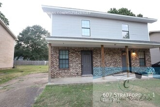 Building Photo - 607 Stratford Dr