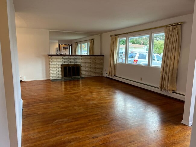 Building Photo - 3728 W Delbert Ave