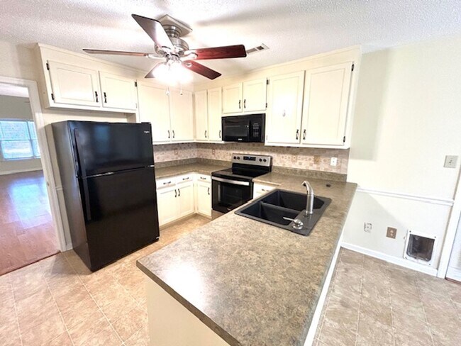 Foto del edificio - Beautiful Home for Rent in the Heart of Madison - MOVE IN SPECIAL