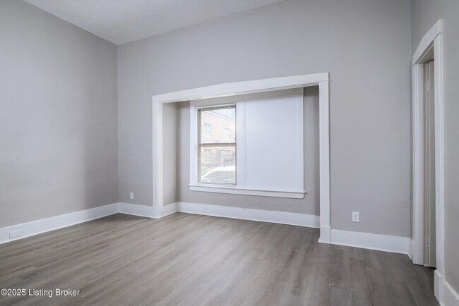 Foto del edificio - 1701 Hale Ave