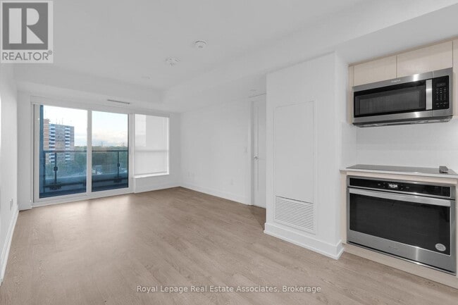 Building Photo - 5 Mabelle Ave