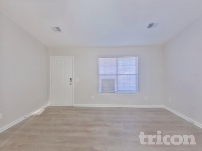 Foto del edificio - 173 Burma Rd