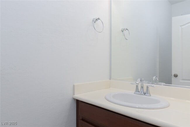 Building Photo - 888 Royal Amethyst Way